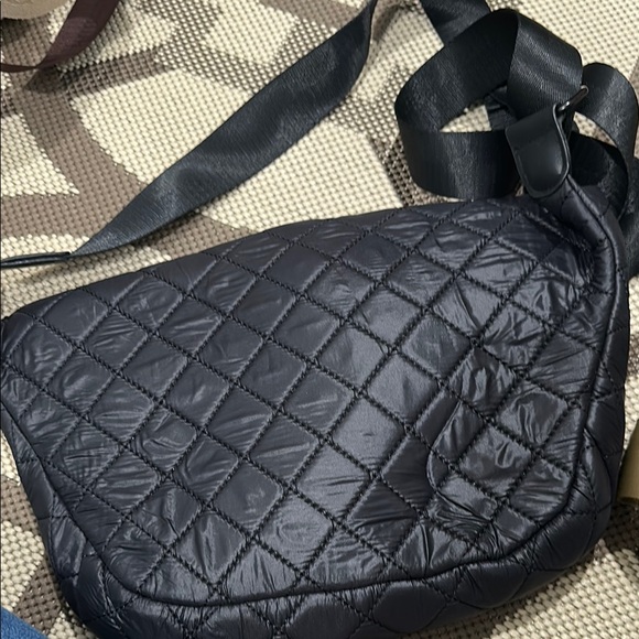 Quilted Black Crossbody Bag - Picture 2 of 5